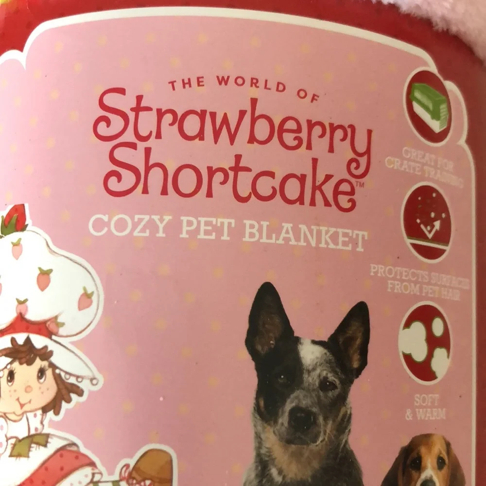 Strawberry Shortcake Cozy Pet Throw Blanket